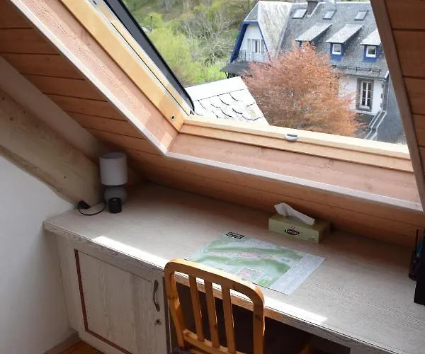 Petit Duplex De Charme Sous Les Toits Du Mont-dore Apartamento Mont-Dore