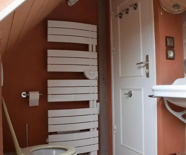 Petit Duplex De Charme Sous Les Toits Du Mont-dore Apartamento