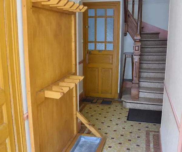 Petit Duplex De Charme Sous Les Toits Du Mont-dore Apartamento *